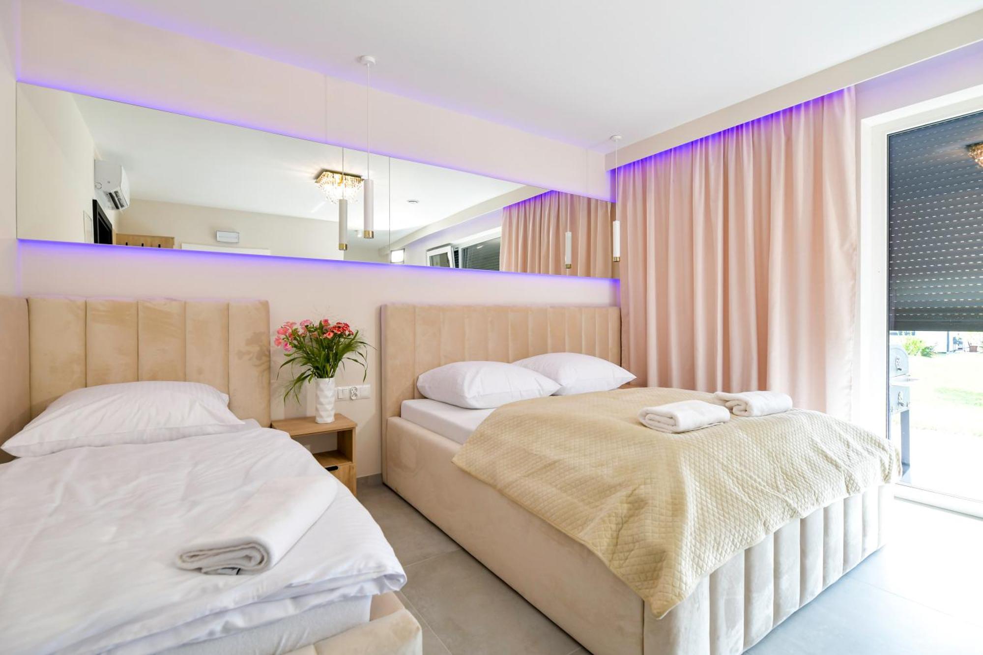 Sloneczne Wzgorze Zator Apartment Ngoại thất bức ảnh