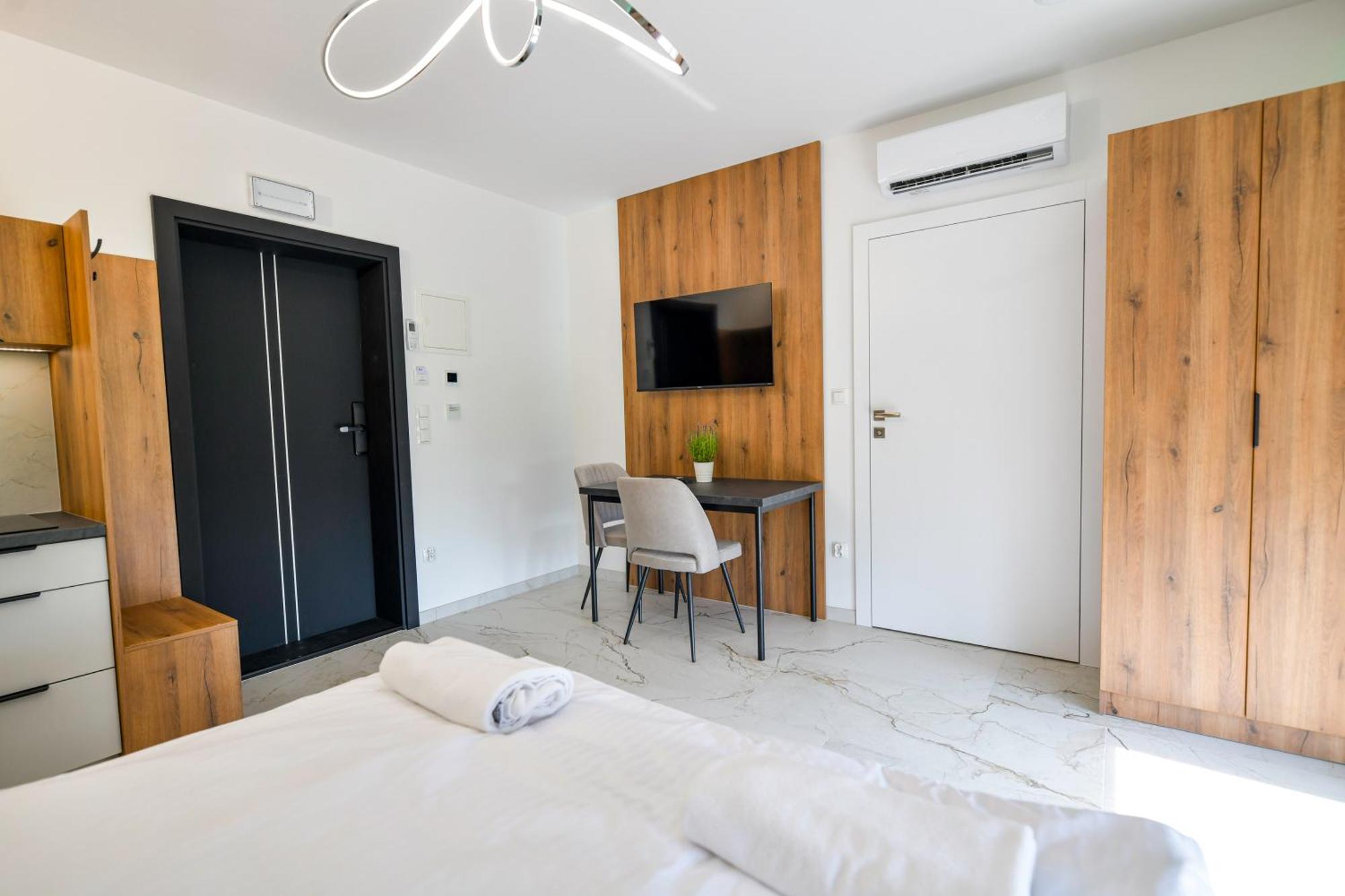 Sloneczne Wzgorze Zator Apartment Ngoại thất bức ảnh