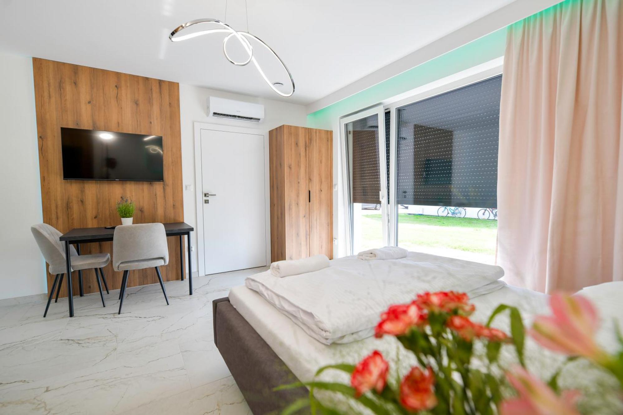 Sloneczne Wzgorze Zator Apartment Ngoại thất bức ảnh