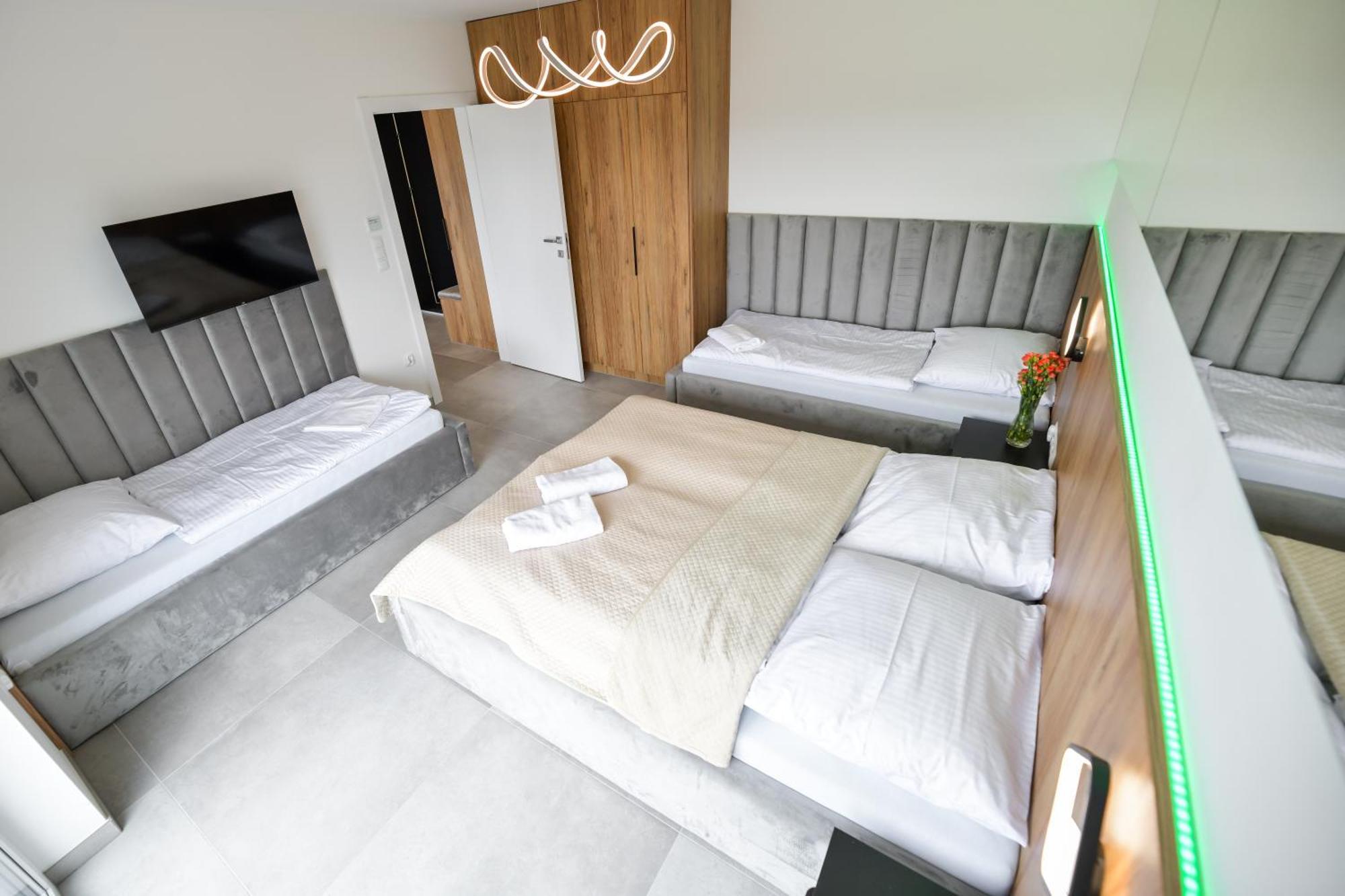 Sloneczne Wzgorze Zator Apartment Ngoại thất bức ảnh