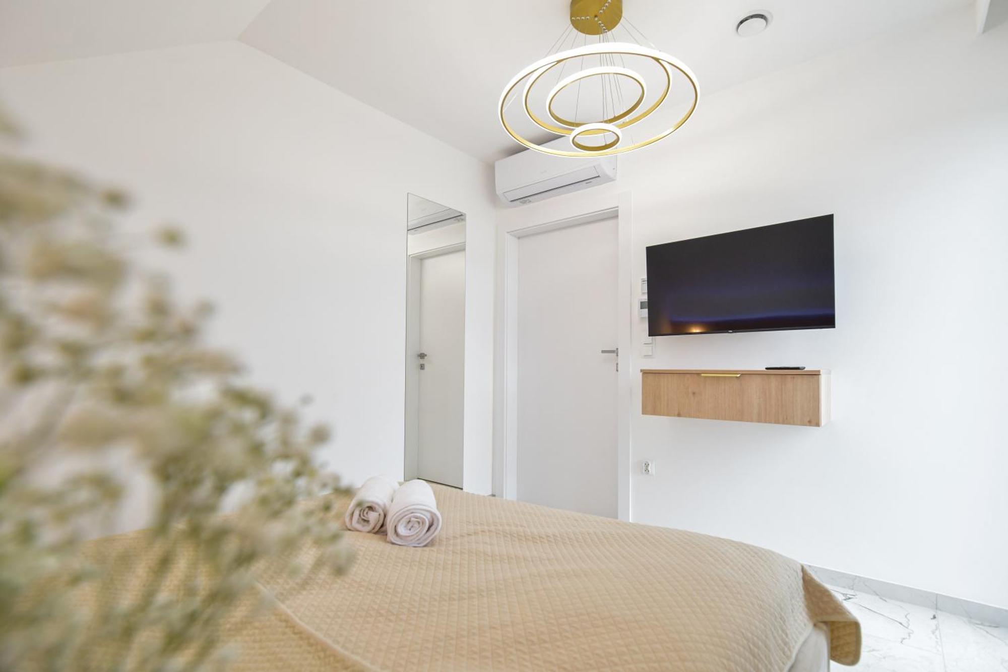 Sloneczne Wzgorze Zator Apartment Ngoại thất bức ảnh