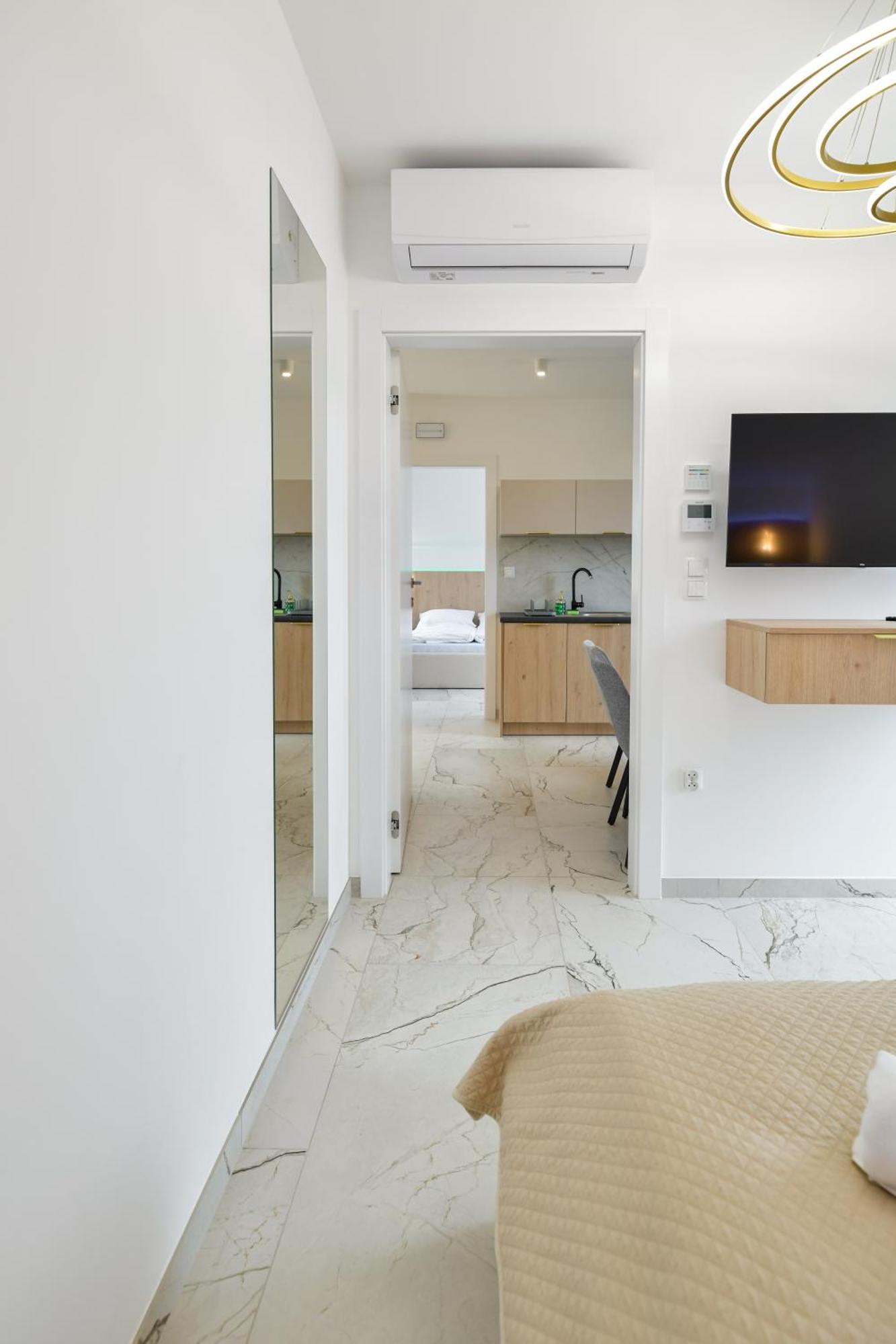 Sloneczne Wzgorze Zator Apartment Ngoại thất bức ảnh