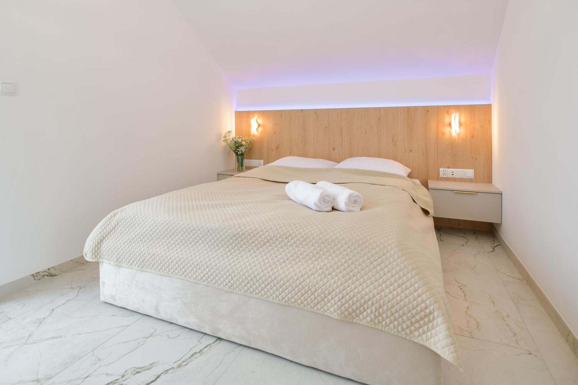 Sloneczne Wzgorze Zator Apartment Ngoại thất bức ảnh