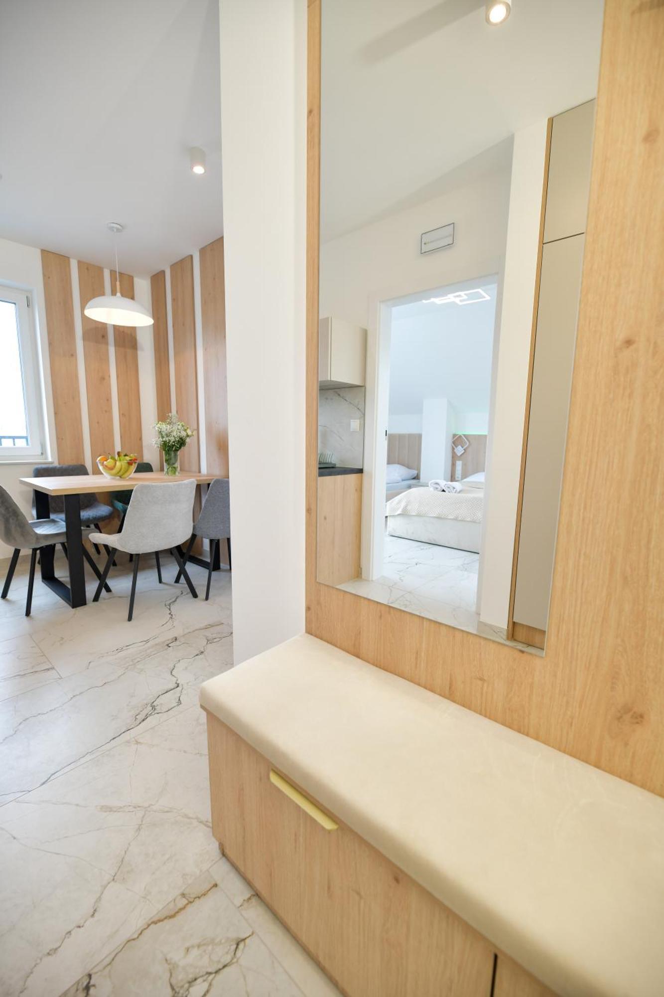 Sloneczne Wzgorze Zator Apartment Ngoại thất bức ảnh