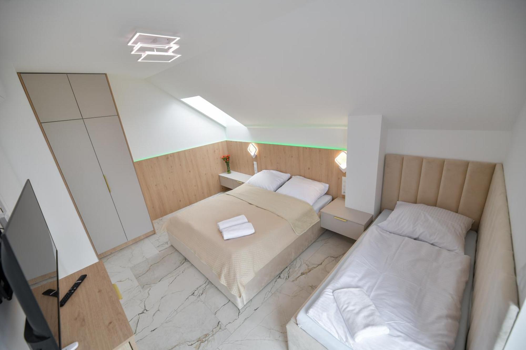 Sloneczne Wzgorze Zator Apartment Ngoại thất bức ảnh